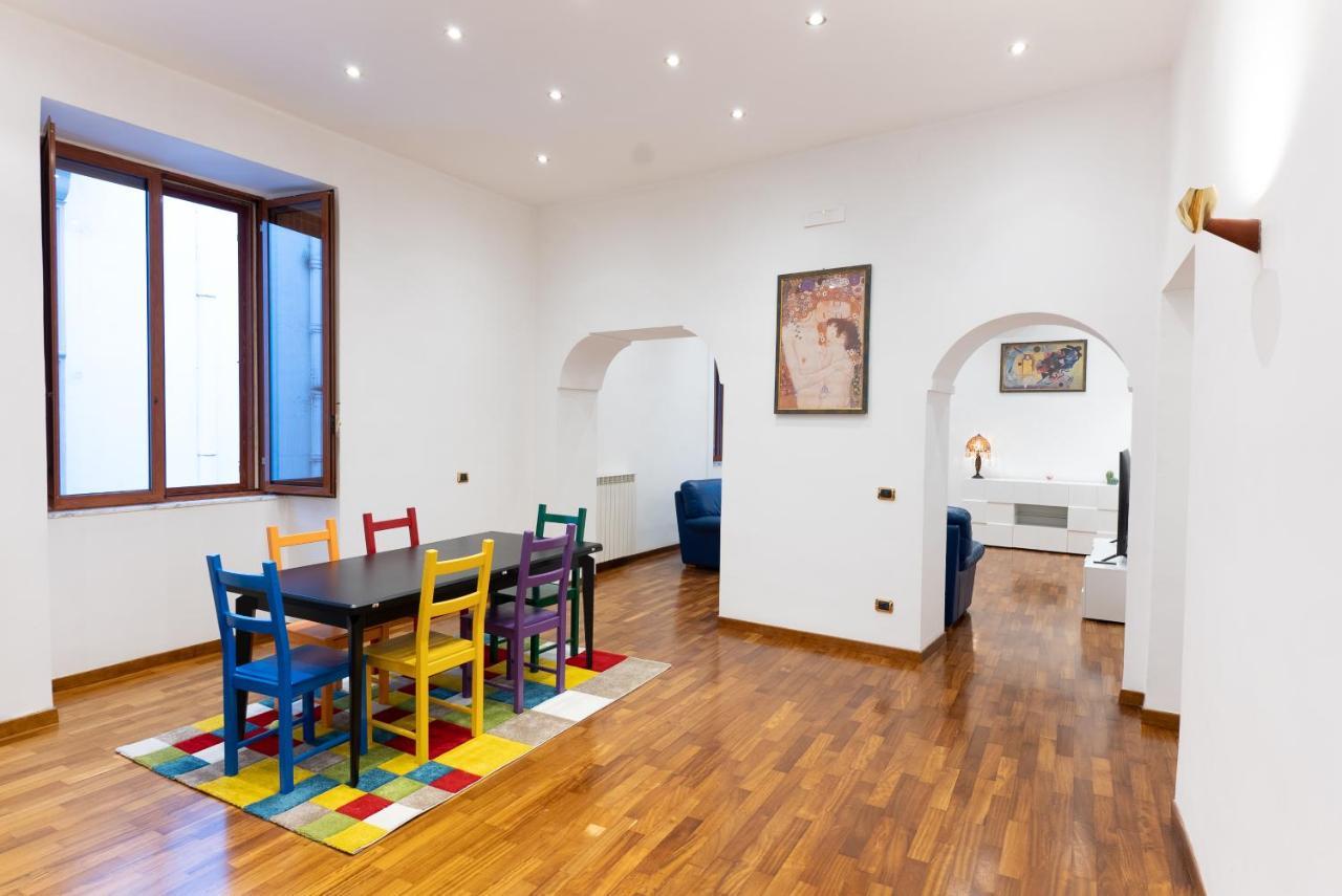 Dimora Del Fico - Appartamento Elegante E Spazioso Naples Exterior photo