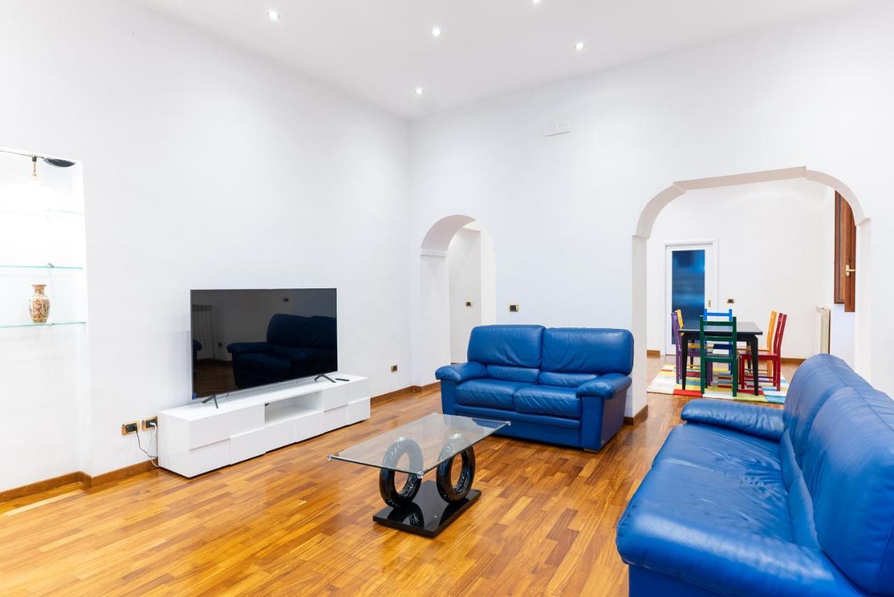 Dimora Del Fico - Appartamento Elegante E Spazioso Naples Exterior photo